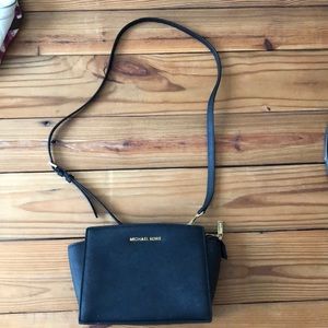 Michael kors crossbody